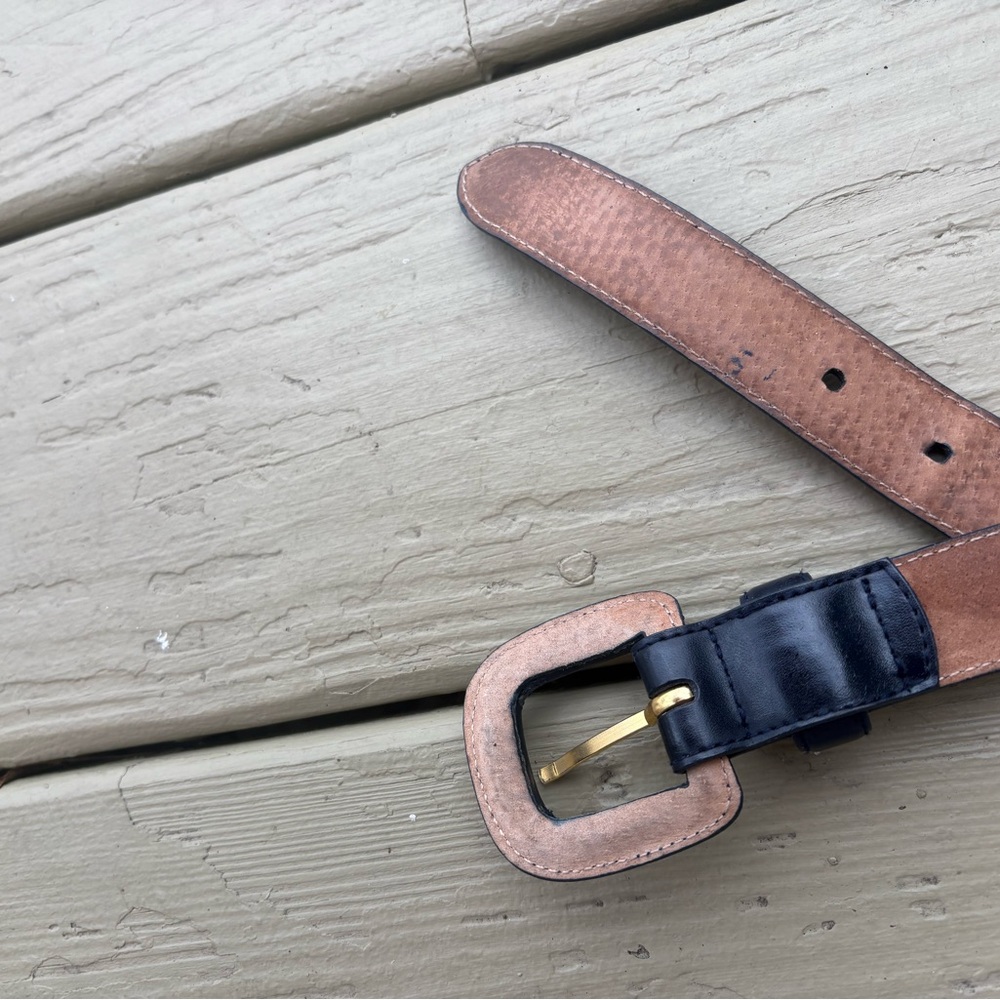 ETIENNE AIGNER Sophisticated 1” width Navy Leather Belt with Gold Buckle, L - Picture 5 of 9